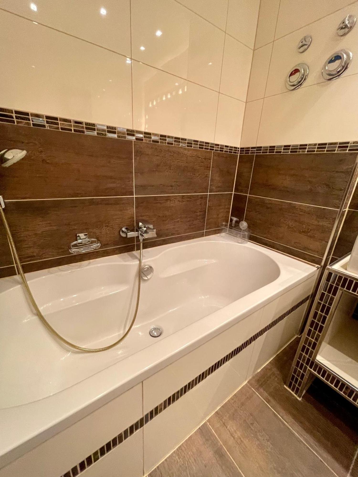 Wunderschoenes 2 Zimmer Apartment Zentrum Goldstadt Πφορτζχάιμ Εξωτερικό φωτογραφία